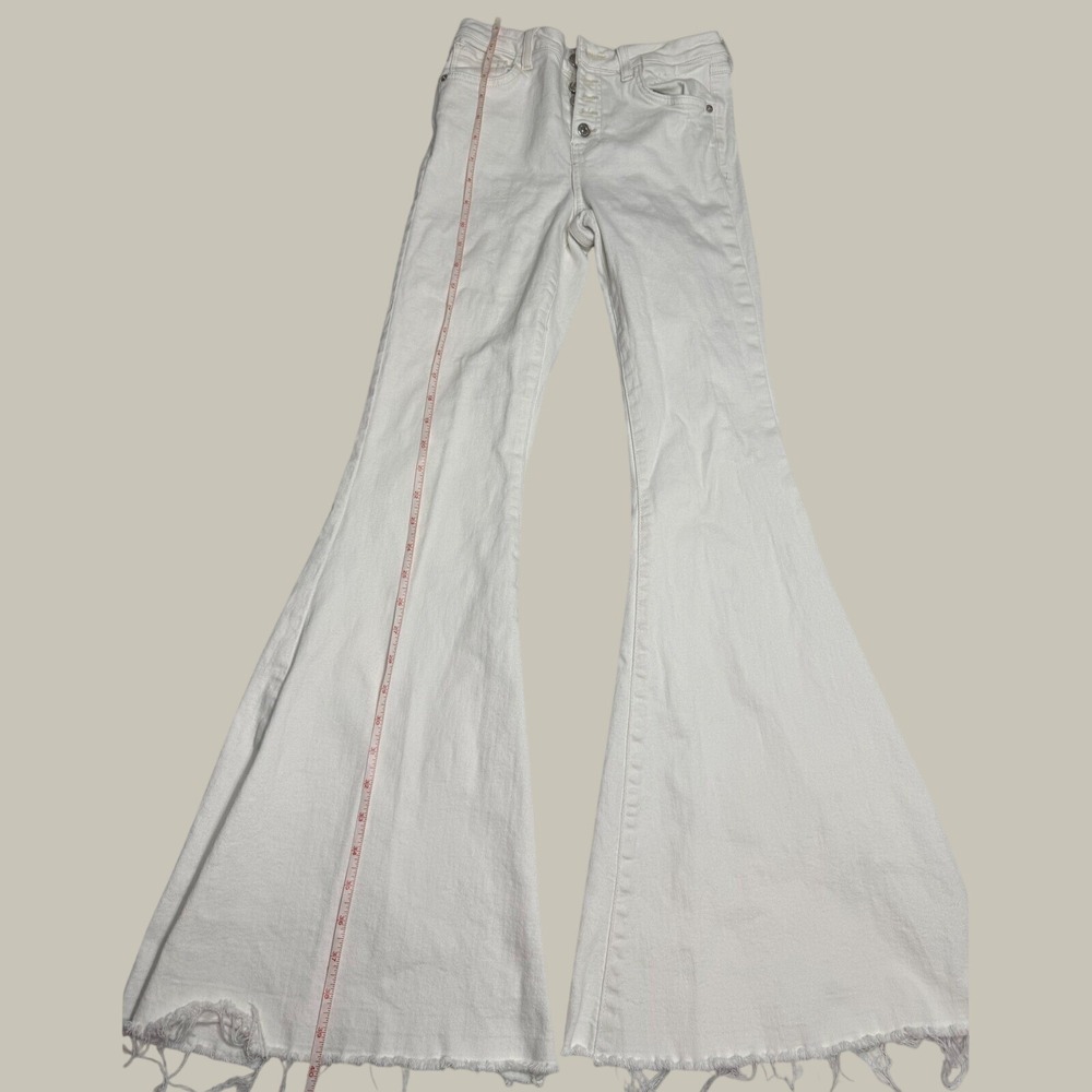Forever 21 Premium White High Rise Button Fly Bell Bottom Flare Jeans Size 25
